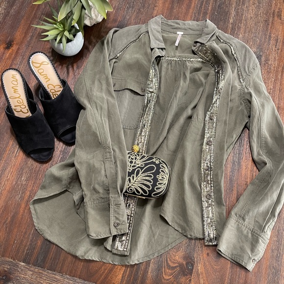 Free People Off Campus button down Moss metallic gold Olive Green Blouse XS - Picture 1 of 11